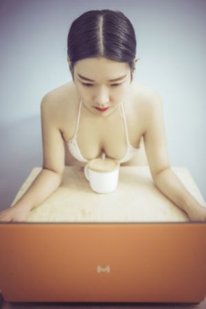 超碰caopor国产公开_蓝光迅雷电影在线